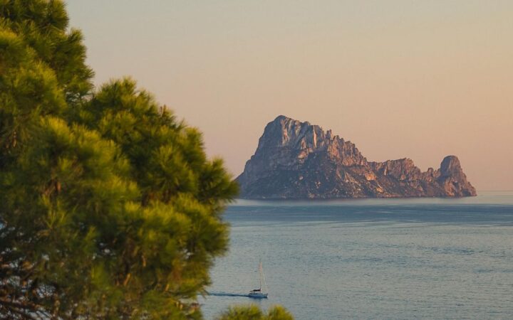Es Vedrà, Ibiza: jaké je nejkrásnější místo na západ slunce na Ibize?