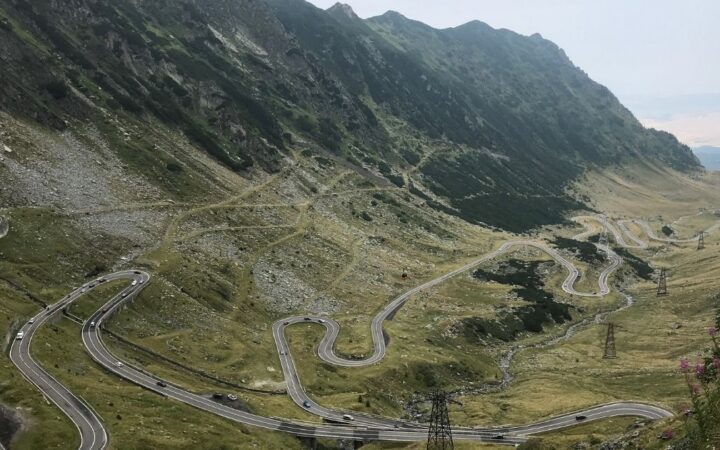 Legendární cesta Transfagarasan: kdy je otevřeno a co po cestě nevynechat