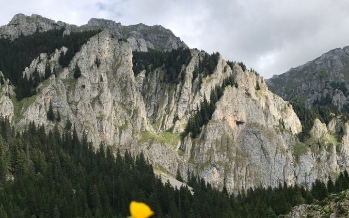Hory v Rumunsku: 12 pohoří, nejvyšší vrcholy a co vědět