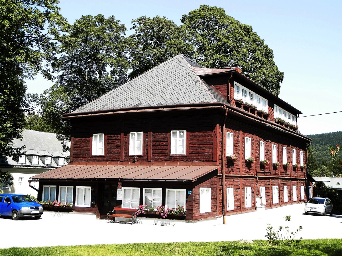 Dřevěný lázeňský dům v Karlově Studánce